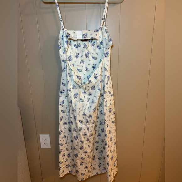 Petersyn Floral White Lexie Dress NWT - Picture 2 of 5